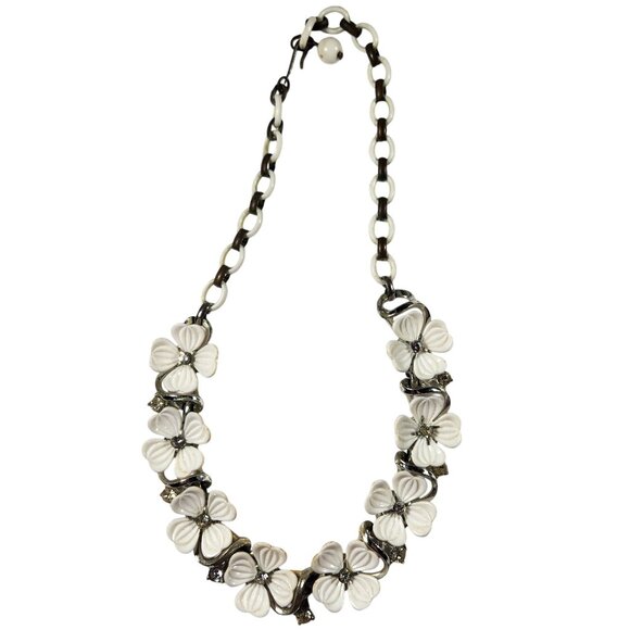 Necklace White Enamel Silver tone floral boho fairy cottagecore womens jewelry - Picture 2 of 3